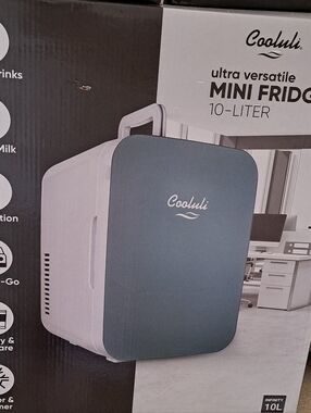 10-Liter Mini Fridge - Blue